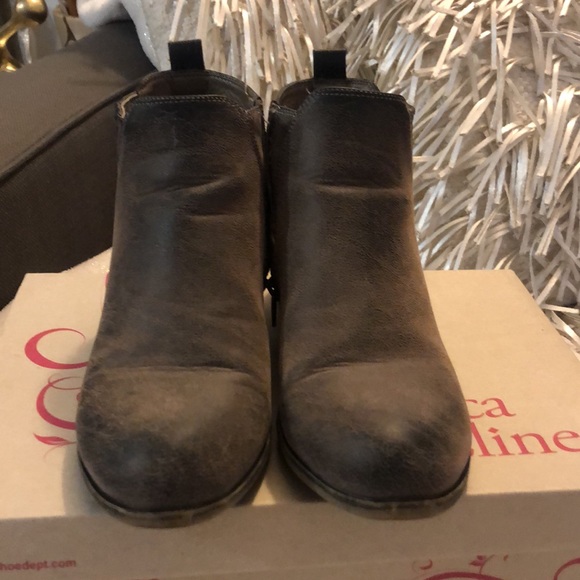 Jessica Cline (distress look) tan/brown Booties…size 7.5 women’s - Picture 4 of 6